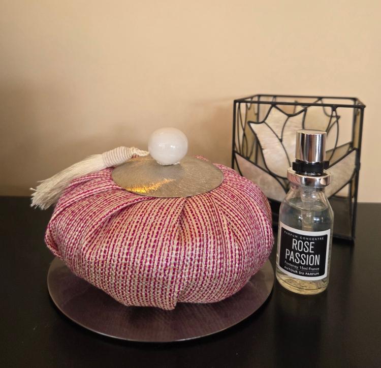 Aumônière parfumée Rose Passion- parfum d'intérieur avec recharge et coupelle - vue 2