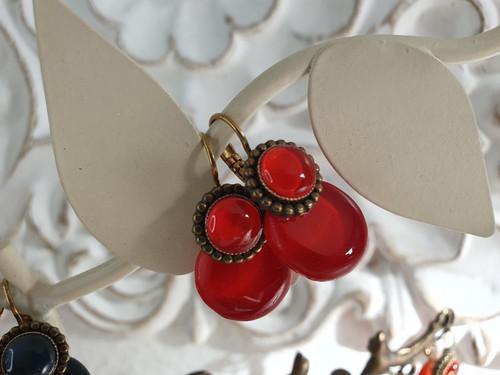 BOUCLES D'OREILLES DORMEUSES ROUGE - vue 2