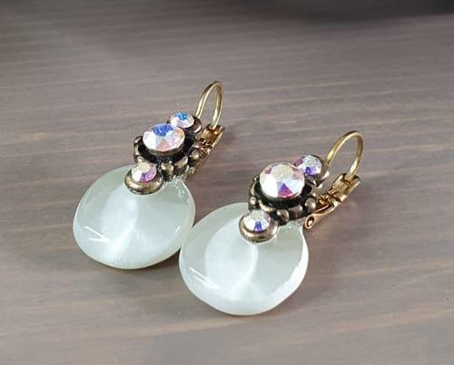 BOUCLES D'OREILLES DORMEUSES STRASS Blanc Cassé - NATHALIE BORDERIE, artisanat Touraine