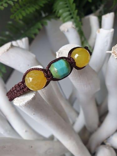 Bracelet jaune turquoise et marron, design unique. D'Ici et de Claire.