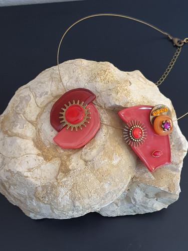 COLLIER GRAND SOLEIL ROUGE - vue 3