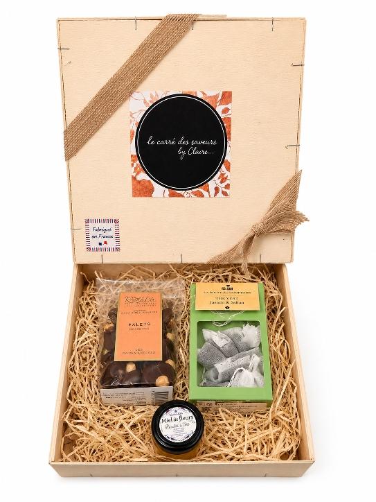 Coffret Gourmand Artisanal -Le Carré des Saveurs , miel ,thé & chocolat Made In France  Le coffret cadeau le carré des Saveurs - ROSITA CHOCOLAT/RUCHEES&FEES/LACRAYE , artisanat Touraine