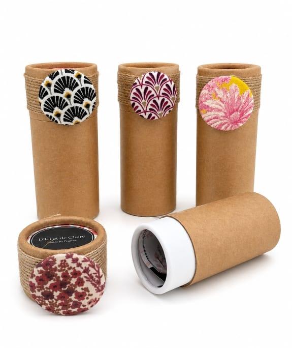 Etuis à bijoux en carton avec minis badges en tissus .D'Ici et de Claire 