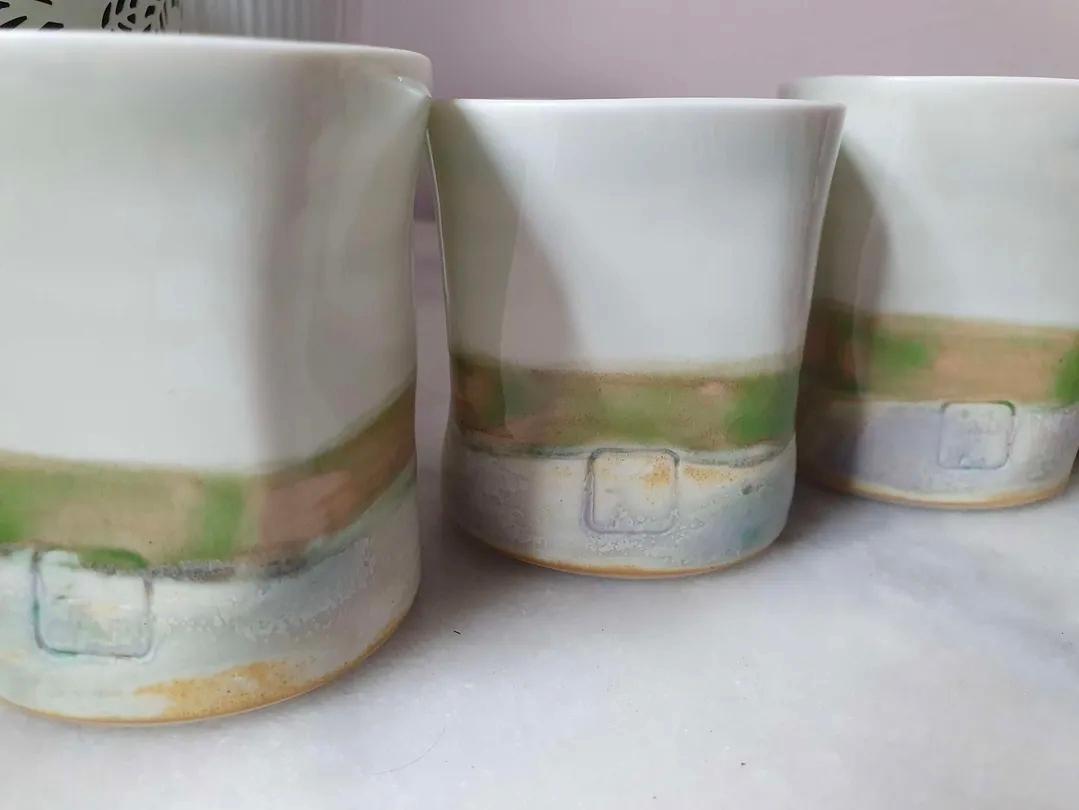 4 tasses en porcelaine couleurs natures - vue 2